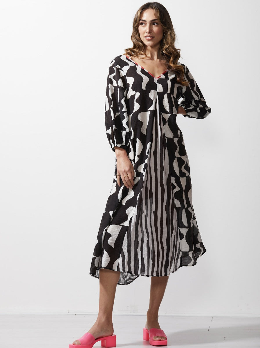 Weekend Dress in Black and White – Clevedon Woolshed