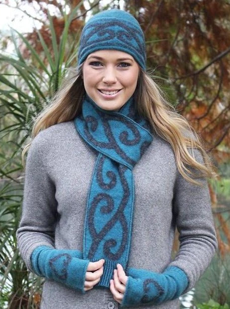 Lothlorian Aroha possum merino Scarf in Teal