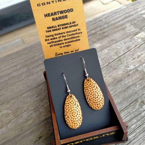 Heartwood Oval earrings
