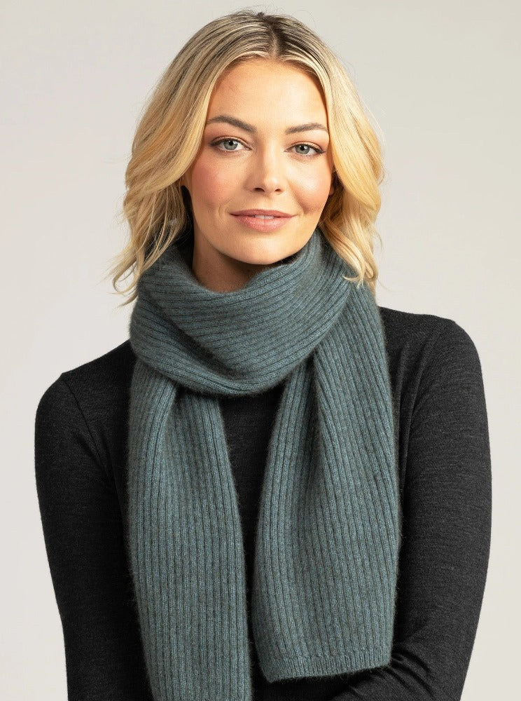 Merinomink Ribbed Scarf in Feather 