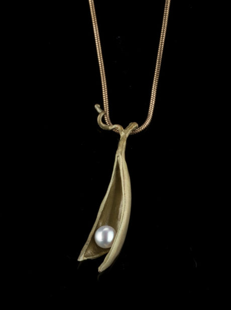 Michael Michaud 1 Pearl Pea pod necklace