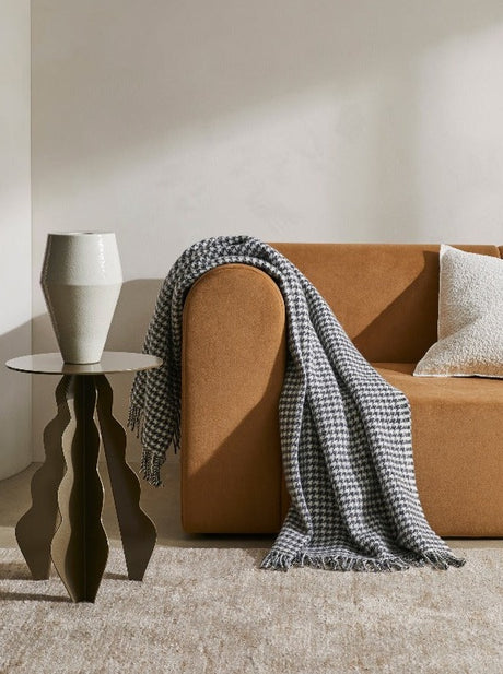 Weave Huxter Throw in Black